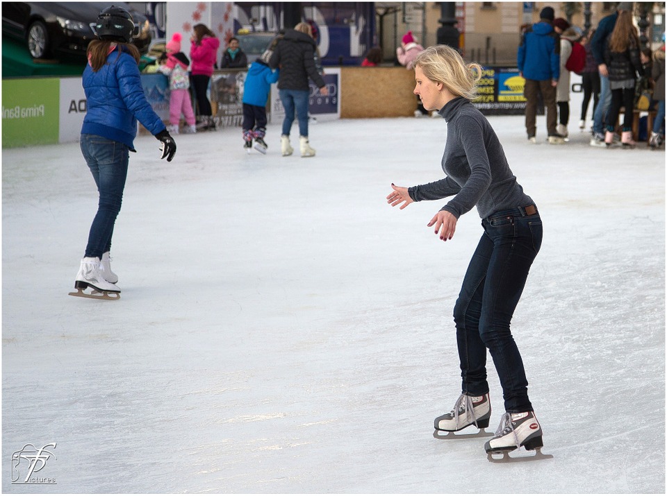  Ice Skating 