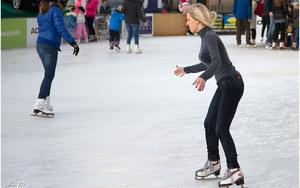 Thumbnail for Experiencing Ice Skating in Prague