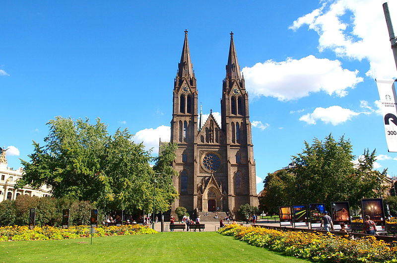 Náměstí Míru and church