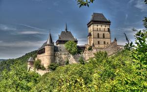 Thumbnail for Explore the Karlstejn Castle on a Day Trip From Prague