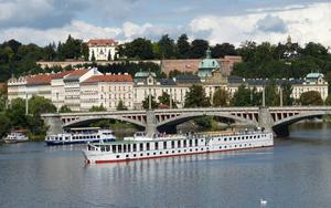 Thumbnail for Small Group Walking Tour and Vltava River Cruise - Prague