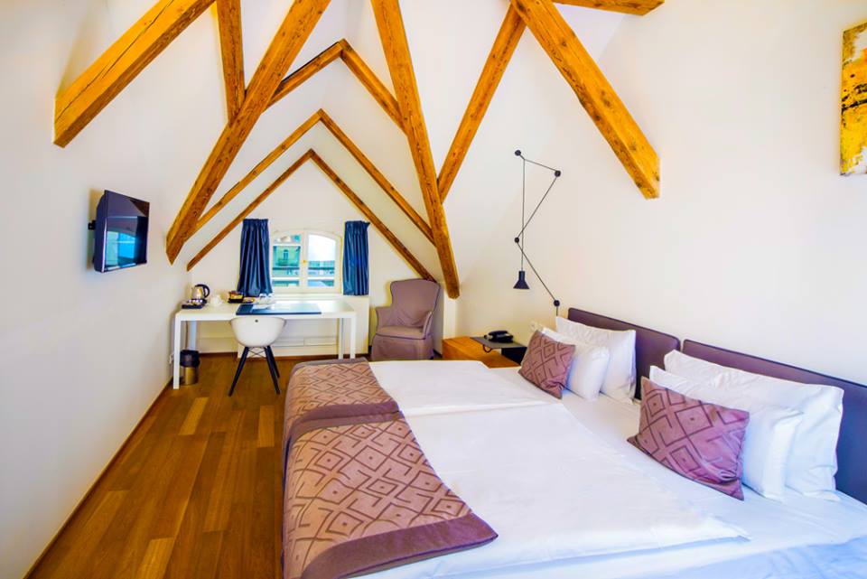 Hotel Golden Crown