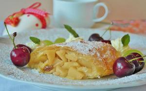 Thumbnail for Must-Eat Czech Desserts to Enjoy in Prague